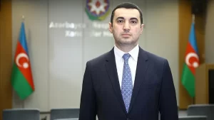 Azerbaycan Dışişleri Bakanlığı Sözcüsü Hacızade, "(Macron'un) Baskı diliyle konuşması kabul