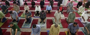 e yeni tip koronavirüs (Kovid-19) tedbirleri kapsamında kapalı olan camiler,