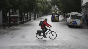 Yunanistan'da yeni tip koronavirüs (Kovid-19) nedeniyle son 24 saatte 71