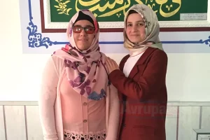 Almanya’nın Duisburg kentinde yaşayan görme engelli 13 yaşındaki Ceren Taşkıran,