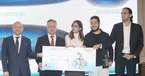 Almanya'da lise (Gymnasium) eğitimini tamamlayan ve Yıldız Teknik Üniversitesi Gemi