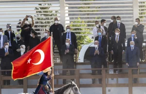"Biz 2023 hedefleriyle ülkemizi hak ettiği demokrasi ve kalkınma seviyesine
