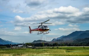 Almanya'nın Aerzen kentinde helikopter düştü