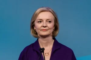 İngiltere'nin yeni Başbakanı Liz Truss, kabinesinde Kwasi Kwarteng'i Maliye Bakanı,