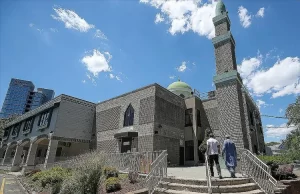 ABD’de yapılan araştırmada, ülkedeki Müslümanların ibadethanelerinin sayısının 10 yılda yüzde