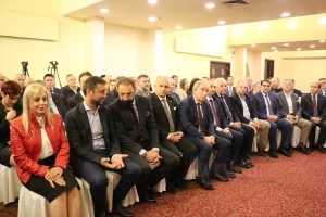   Makedonya Radyo Televizyon Kurumunun (MRT) başlattığı Türkçe televizyon programı