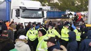 Kent polisinden yapılan açıklamada, olay sırasında bir kişinin gözaltına alındığı