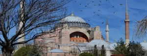 Dışişleri Bakanı Mevlüt Çavuşoğlu, "Ayasofya, Türkiye Cumhuriyeti'nin mülküdür ve fethedilmiştir"