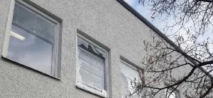 İsveç'in Malmö kentinde Diyanet İşleri Başkanlığına bağlı camiye taşlı saldırı