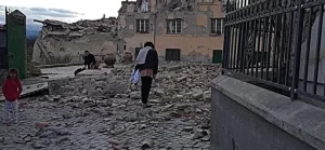 İtalya'nın orta kesiminde meydana gelen depremde hayatını kaybedenlerin sayısı 290'a