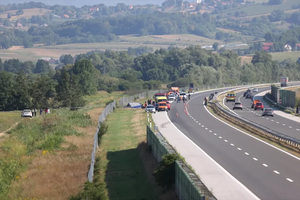 Brezincki Hum yakınlarında feci kaza 12 kişi hayatını kaybetti