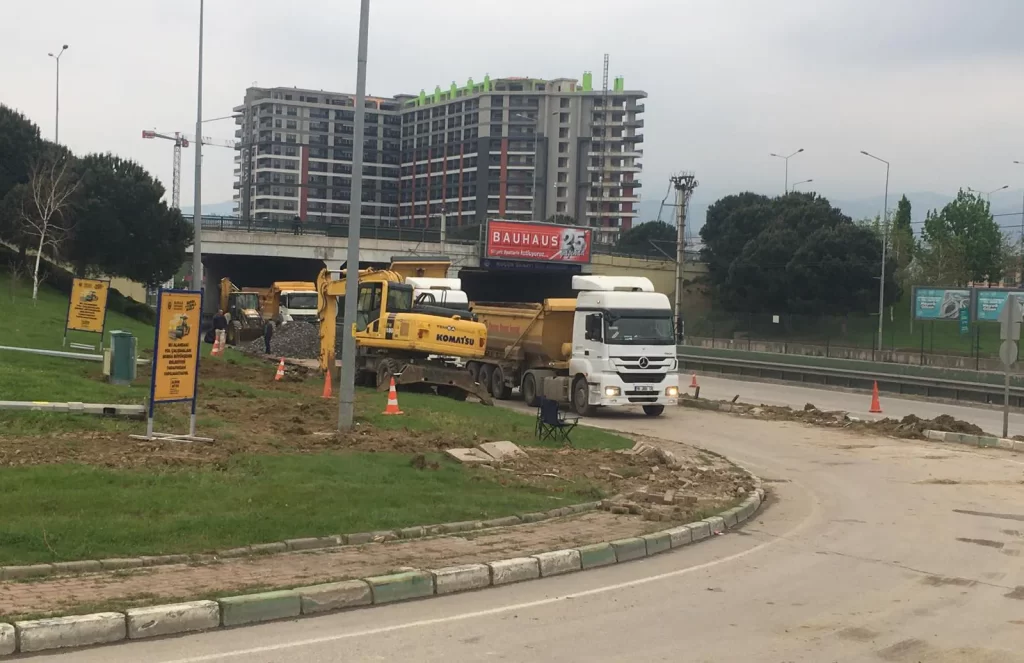 Bursa’da yollar genişliyor trafik rahatlıyor