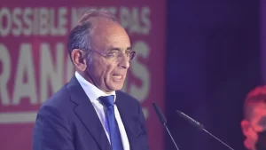 Fransa'da cumhurbaşkanı adayı aşırı sağcı Eric Zemmour, Moissac kentine yaptığı