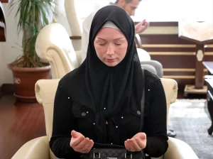Ziyaret için geldiği Gaziantep'te Müslüman olan Almanya vatandaşı Fabienne Doris
