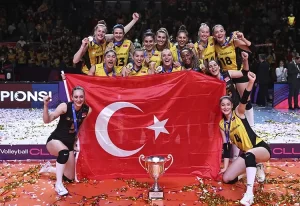 Karşılaşma karşılıklı sayılarla başladı. Pasör Cansu Özbay'ın yönetiminde Gabi ve