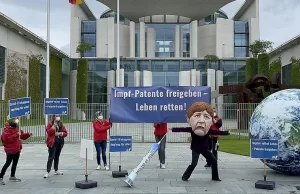 Almanya Başbakanı Merkel'in virüs aşılarının başka ülkelerde üretiminin sağlanması için