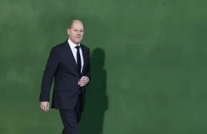 Almanya Başbakanı Olaf Scholz, Rusya Devlet Başkanı Putin'i, NATO'nun tüm