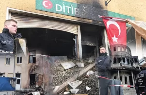 -Yine camiler kundaklandı -Binalara ateş açıldı -Tehdit mektupları yazıldı Almanya'da