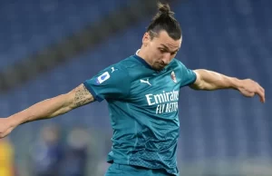 İtalya Birinci Futbol Ligi (Serie A) ekiplerinden Milan'da forma giyen