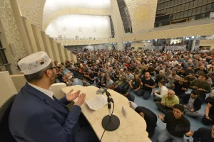 Kur'an-ı Kerim'in indirilmeye başlandığı, sema kapılarının açıldığı, dua ve tövbelerin