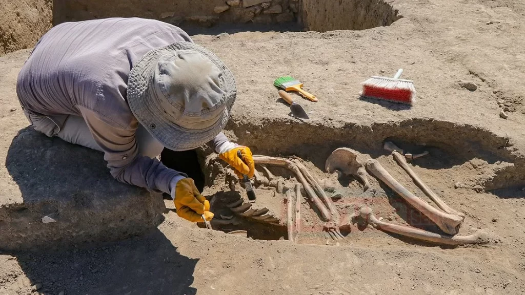 2 bin 700 yılık iskeletin kafatası araştırılıyor