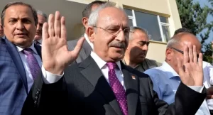 Şavşat'tan Ardanuç'a giden CHP Genel Başkanı Kemal Kılıçdaroğlu'nun konvoyuna ateş