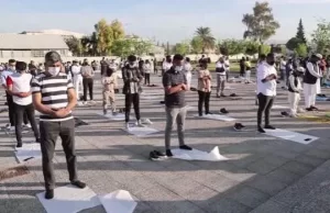 Atina'da yaşayan Müslümanlar, ibadete açılan ilk resmi camide ilk bayram