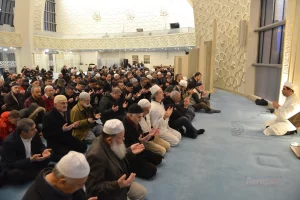 KÖLN   DİTİB Merkez Camii‘nde devam eden sabah namazı bulaşmalarında,