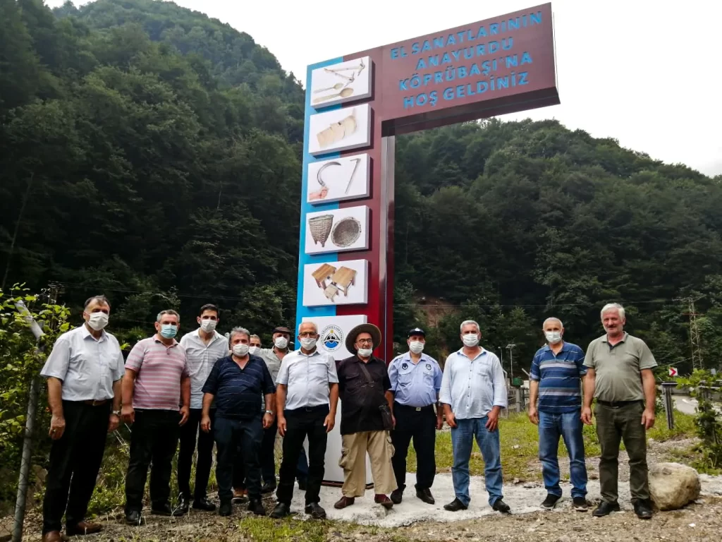 Avrupa Trabzon Köprübaşılılar Derneği ilçelerinin girişine tabela yaptırdı