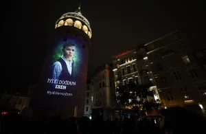 Kulede şehit Eren Bülbül'ün doğum gününde video mapping gösterisi gerçekleştirildi