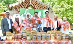 Denizli’nin Çal ilçesinde düzenlenen “4. Geleneksel Avrupalı Denizlililer Buluşması”nda konuşan
