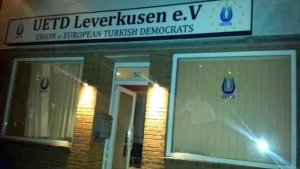 Almanya'da Avrupalı Türk Demokratlar Birliği'nin (UETD) Leverkusen Şubesine kimliği belirsiz