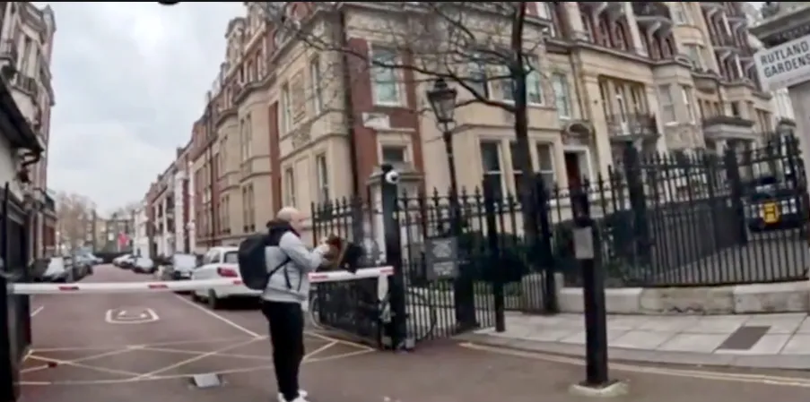 Türk Konsolosluğu önünde Kur’an yakan eylemci etkisiz hale getirildi