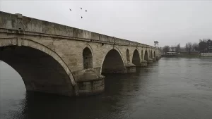 Meriç Nehri'nin debisi, bölgeye düşen yağışlarla 3 katına çıkarak mevsim