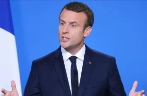 Cumhurbaşkanı Erdoğan'a mektup gönderen Fransız mevkidaşının sözlerine Türkçe olarak "Değerli