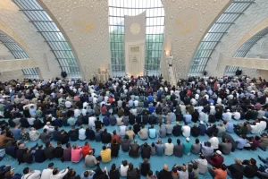 Oruçların tutulduğu, iftar sofralarının paylaşıldığı, mukabelelerin okunduğu, teravih namazlarının kılındığı