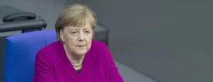 Almanya Başbakanı Angela Merkel, BioNTech'in kurucularından Türk göçmenlerin çocukları Prof.