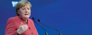 Almanya Başbakanı Angela Merkel, İsviçre'nin Davos kasabasında düzenlenen Dünya Ekonomi