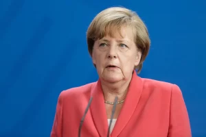 Almanya Başbakanı Angela Merkel, yeni tip koronavirüs (Kovid-19) salgınında ekonominin