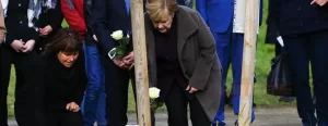 Almanya Başbakanı Angela Merkel, Zwickau kentinde ırkçı Nasyonal Sosyalist Yeraltı