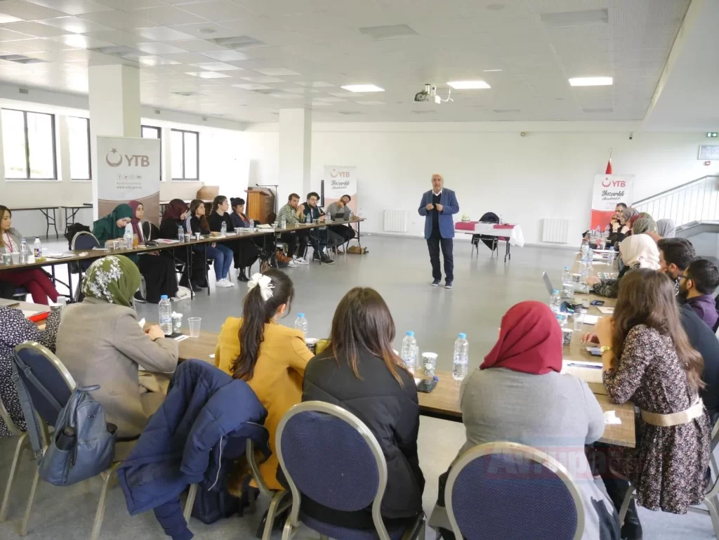 YTB’den Yurt Dışındaki Genç Kalemlere Yazarlık Akademisi