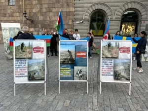 İsveç'in başkenti Stockholm'de, Ermenistan askerlerinin Azerbaycan askerlerine yönelik provokasyonları protesto