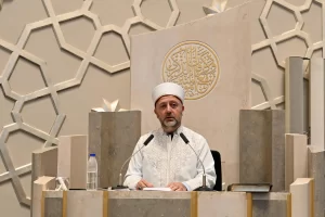 Köln’de yaşayan Müslümanlar, sabahın erken saatlerinden itibaren büyük bir coşkuyla
