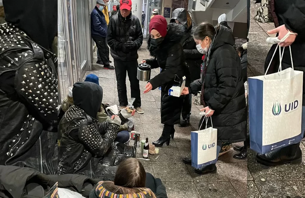 UID gençleri evsizlerin üzerini örttü