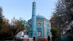 Kütahya'da üretilen el sanatı çini ve seramikler, dünyanın dört bir