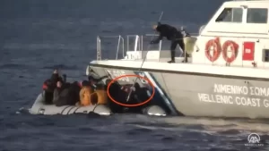 Yunanistan, Ege Denizi'nde aralarında kadın ve çocukların da bulunduğu düzensiz