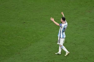 2022 FIFA Dünya Kupası'nı, normal süresi 2-2, uzatma bölümü 3-3