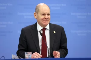 Almanya Başbakanı Olaf Scholz, ülkesine ulaşmak isteyen düzensiz göçmenlerin sayısının