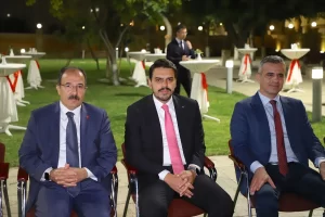 Türkiye'nin Bakü Büyükelçiliğinde Uluslararası Türkiye Mezunları Azerbaycan Buluşması'na katılanlar için