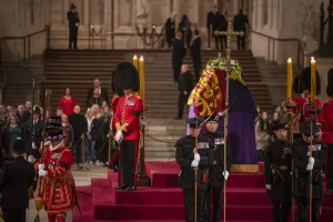 İngiltere Kraliçesi 2. Elizabeth'in resmi cenaze töreni, dünya genelinden çok